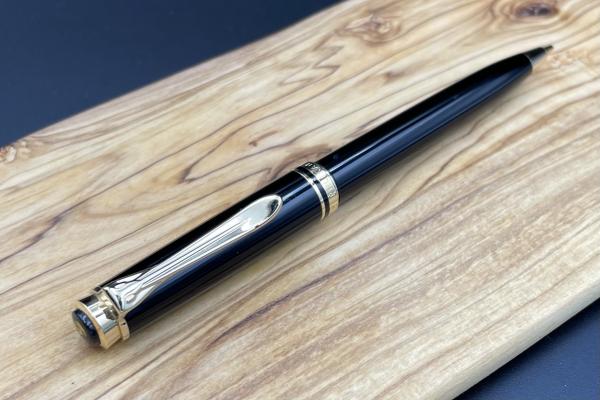 Pelikan Souverän D300 black